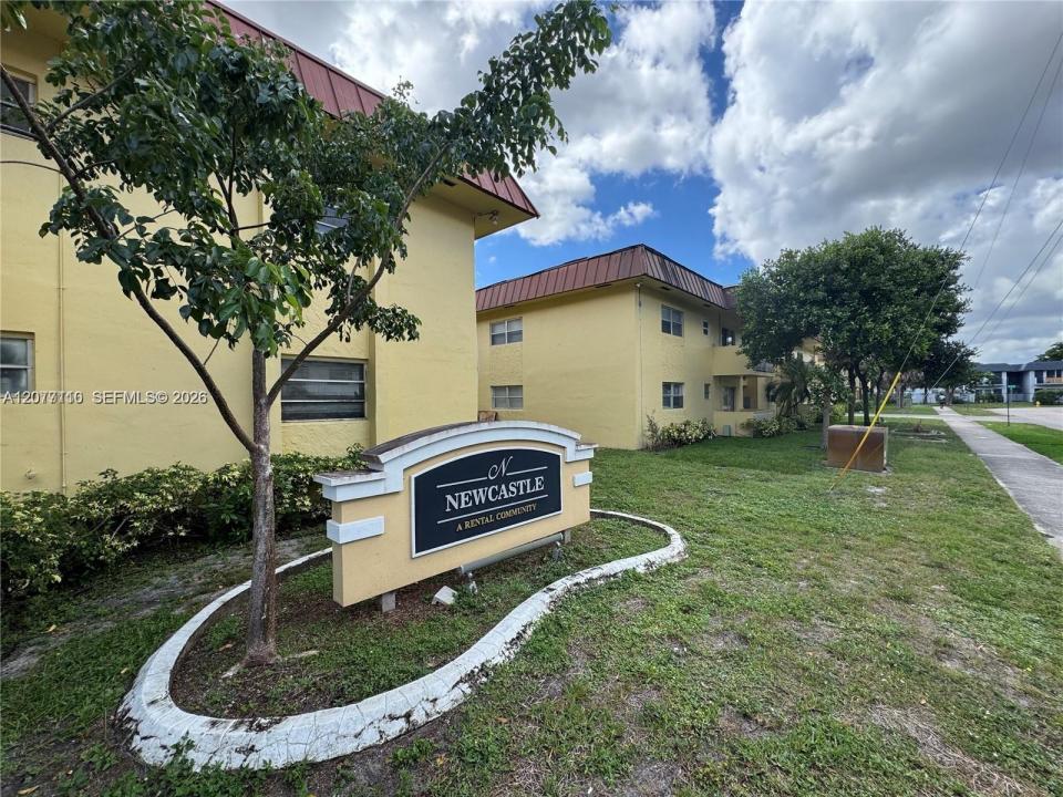 3400 NW 30th St 6, Lauderdale Lakes, Florida 33311, USA
