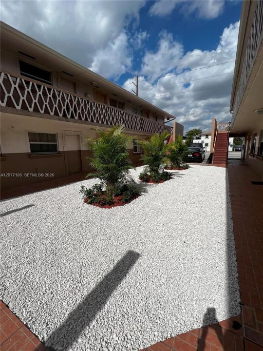 664 W 29th St 6, Hialeah, Flórida 33012, Estados Unidos