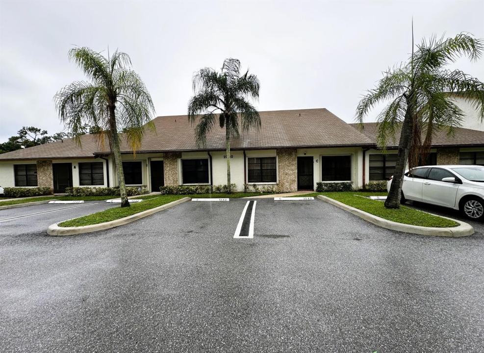 1040 PARKSIDE GREEN Drive C, Florida 33415, USA