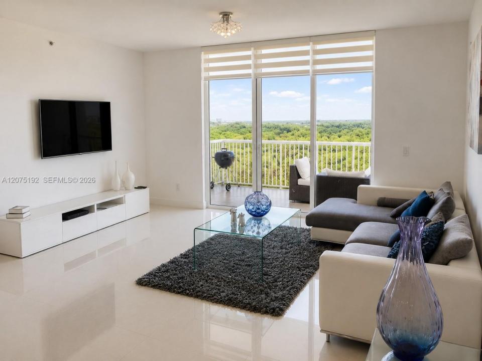 14951 ROYAL OAKS LN 1601, North Miami, Floride 33181, États-Unis