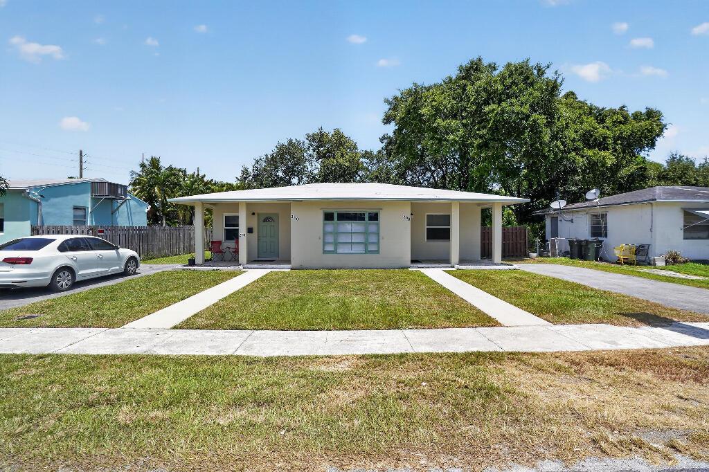 208 SW 2ND Place 1-2, Dania Beach, Florida 33004, Stati Uniti