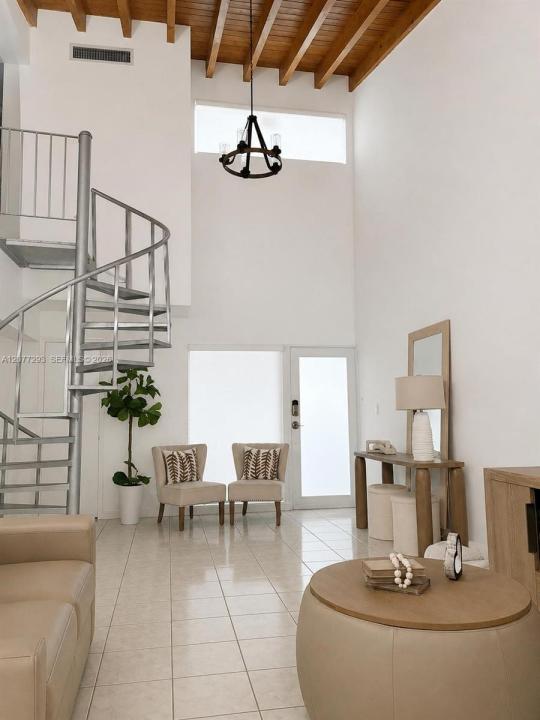 9171 Fontainebleau Blvd 5, Miami, Florida 33172, USA