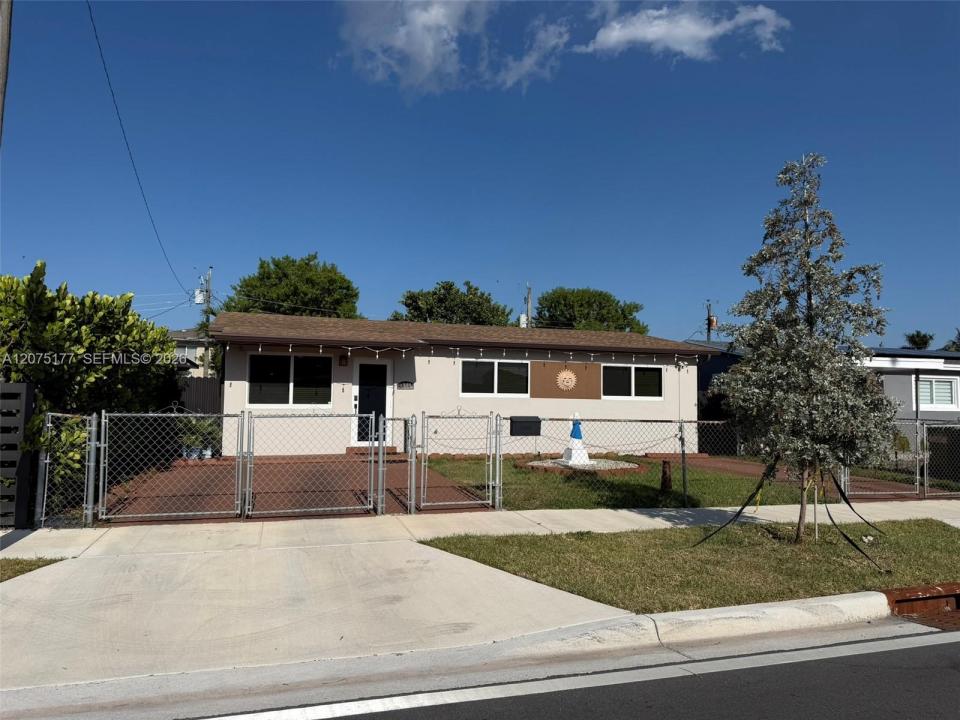 4585 E 9th Ln, Hialeah, Floride 33013, États-Unis
