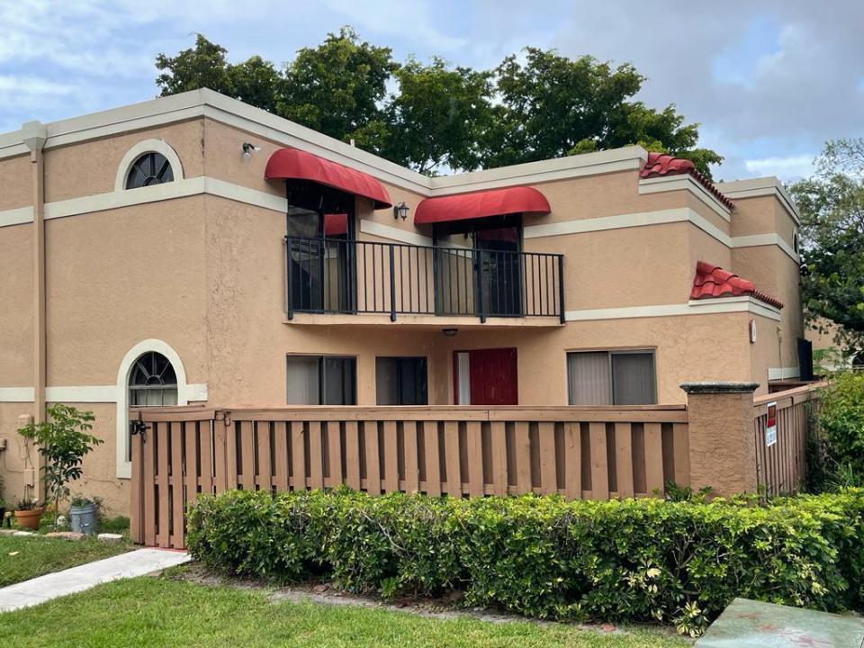 8243 Thames Boulevard D, Boca Raton, Floryda 33433, USA