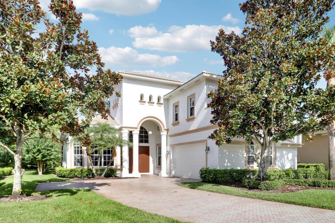 8605 Tompson Point Road, Port St. Lucie, Florida 34986, USA