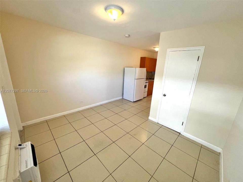 700 NE 85th St 14, Miami, Florida 33138, USA