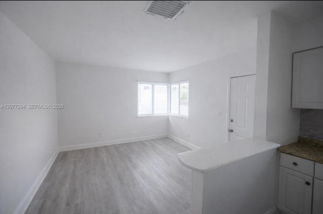 1070 NE 80th St 2, Miami, Floryda 33138, USA