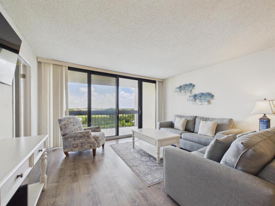 2400 PRESIDENTIAL Way 704, West Palm Beach, Floride 33401, États-Unis