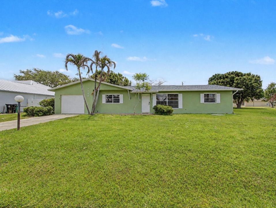 1149 SW HOGAN Street, Port St. Lucie, Floride 34983, États-Unis