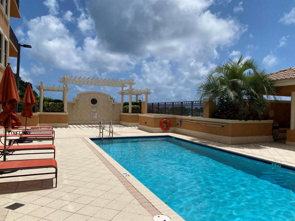 511 LUCERNE Avenue 313, Florida 33460, USA