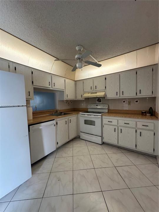 1830 SW 81st Ave 4310, North Lauderdale, Florida 33068, USA