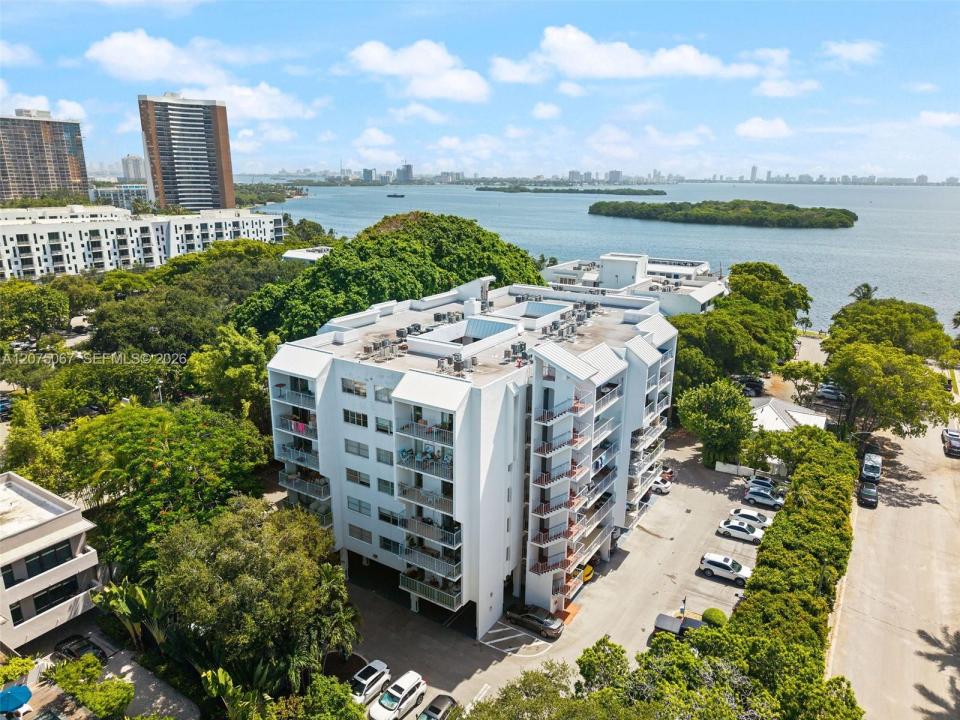 700 NE 63rd St D206, Miami, Flórida 33138, Estados Unidos