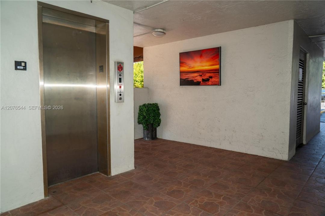854 NW 87th Ave 405, Miami, Flórida 33172, Estados Unidos