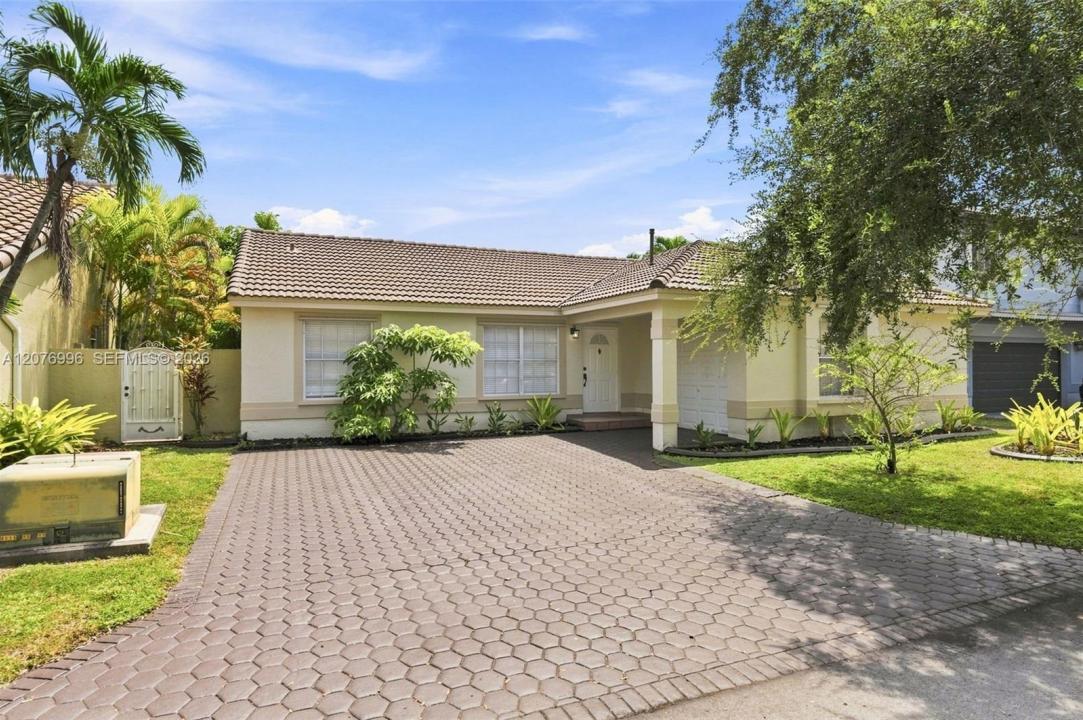 19181 NW 89th Ave 1, Hialeah, Florida 33018, USA