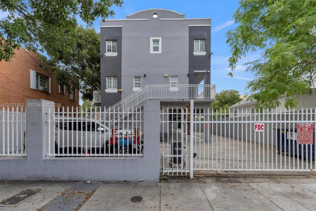1421 SW 3rd St 208, Miami, Florida 33135, Stati Uniti