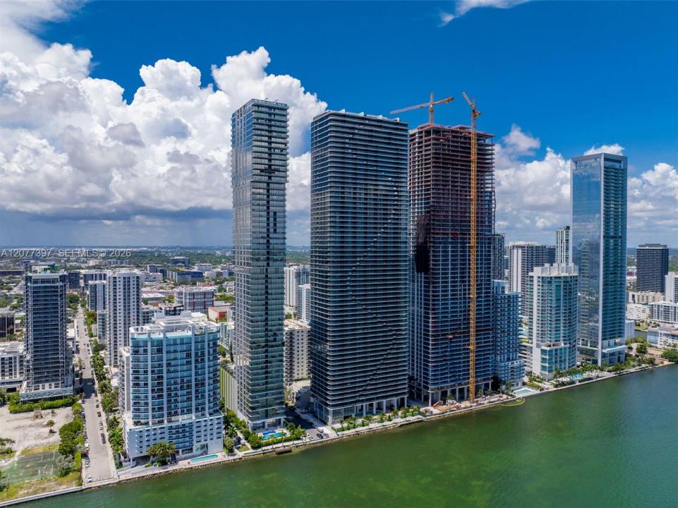 700 NE 24 2607, Miami, Florida 33137, USA