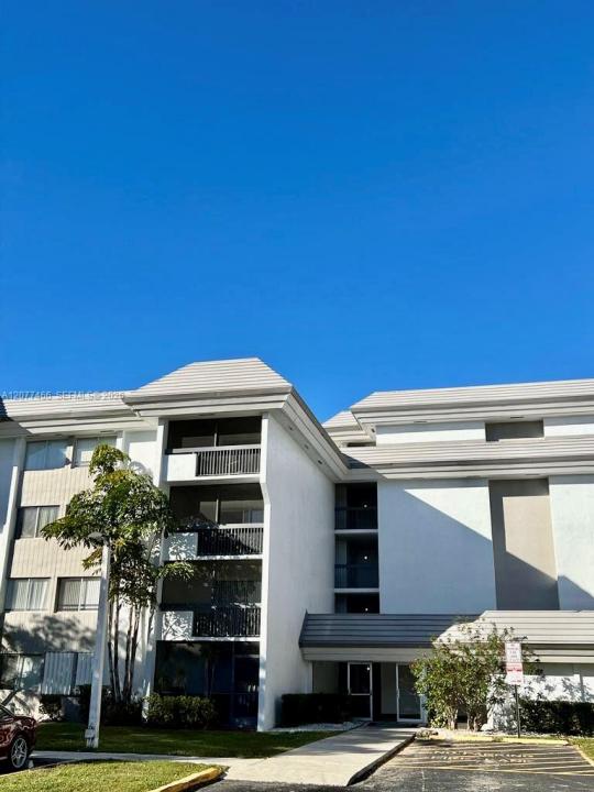 721 N Pine Island Rd 213, Plantation, Floride 33324, États-Unis