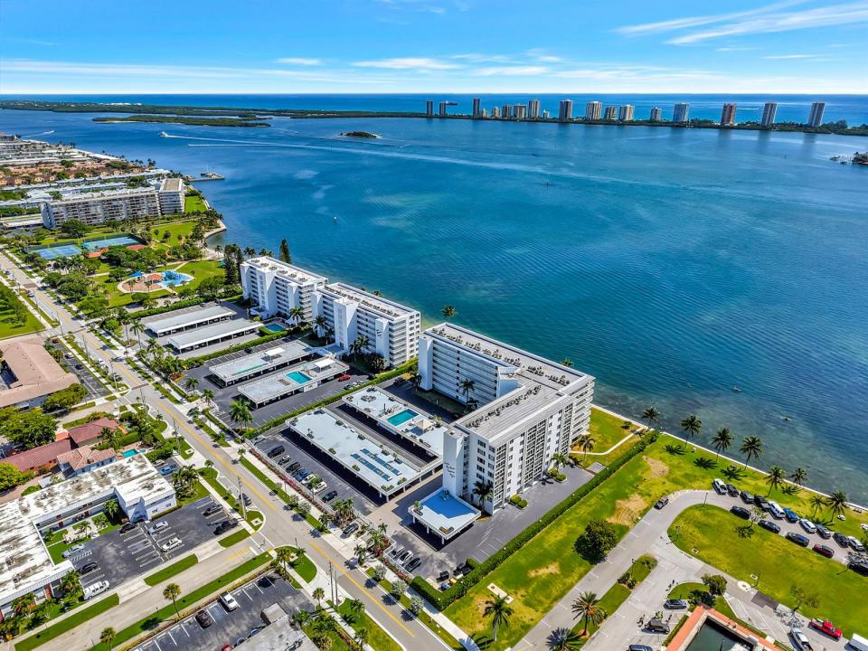 301 LAKE SHORE Drive 302, Lake Park, Floride 33403, États-Unis