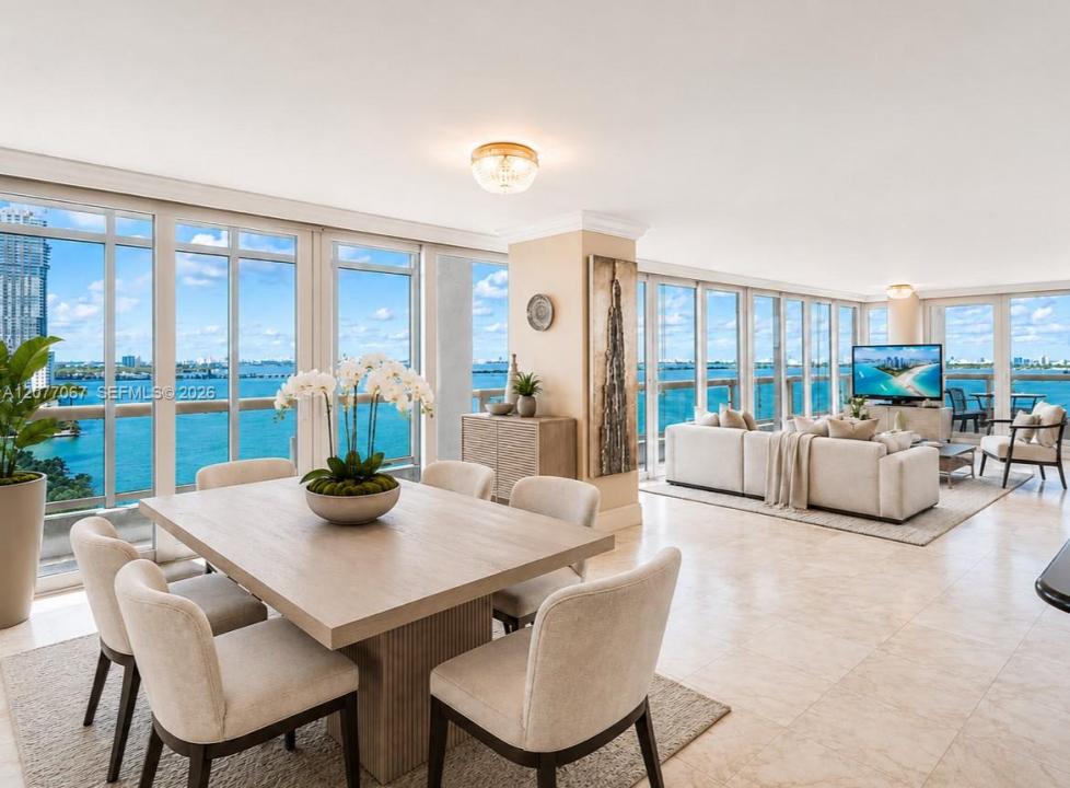 1717 N Bayshore Dr A-2434, Miami, Floride 33132, États-Unis