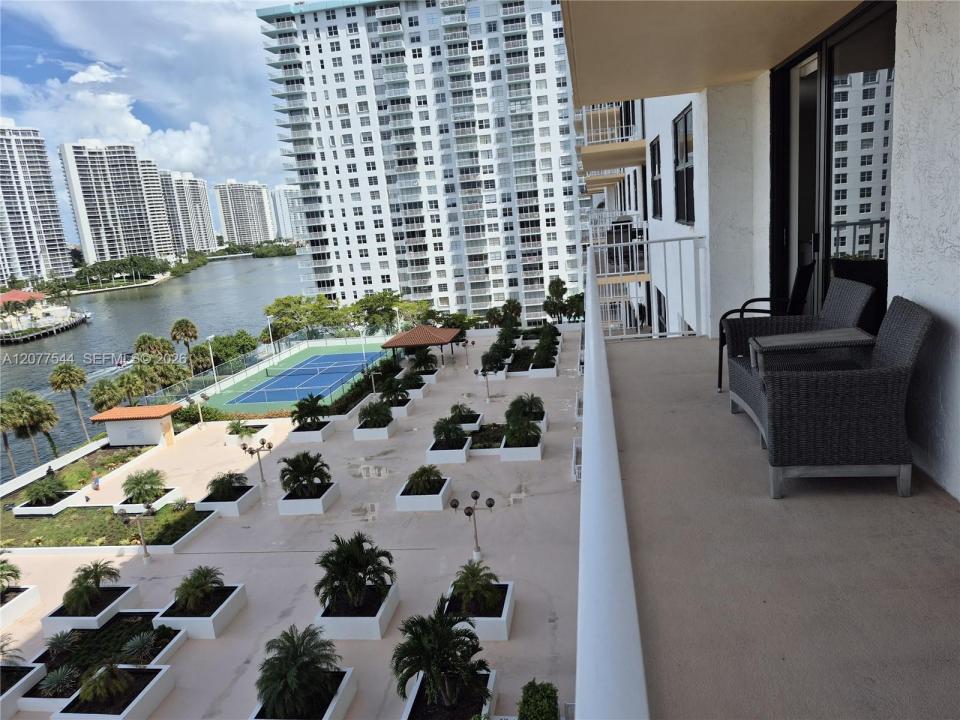 290 174th St 903, Sunny Isles Beach, Florida 33160, Stati Uniti