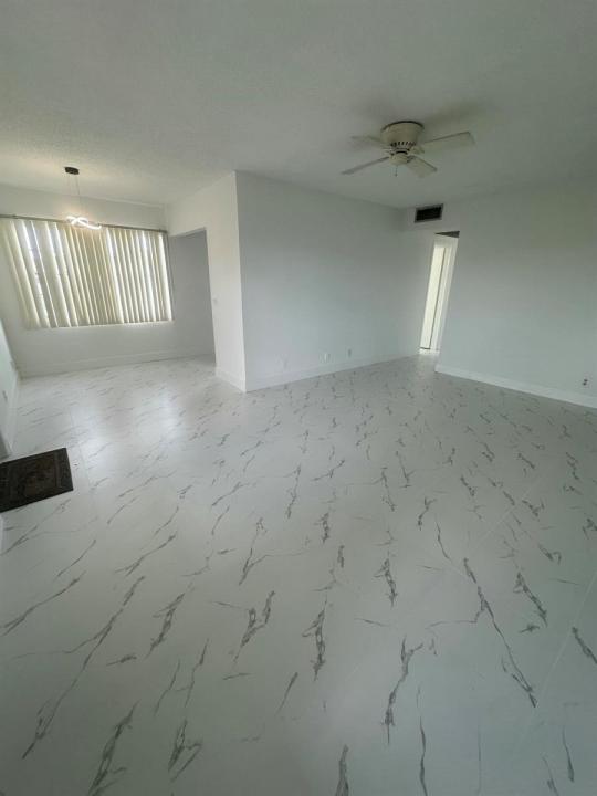 165 BRIGHTON D 165, Boca Raton, Floride 33434, États-Unis