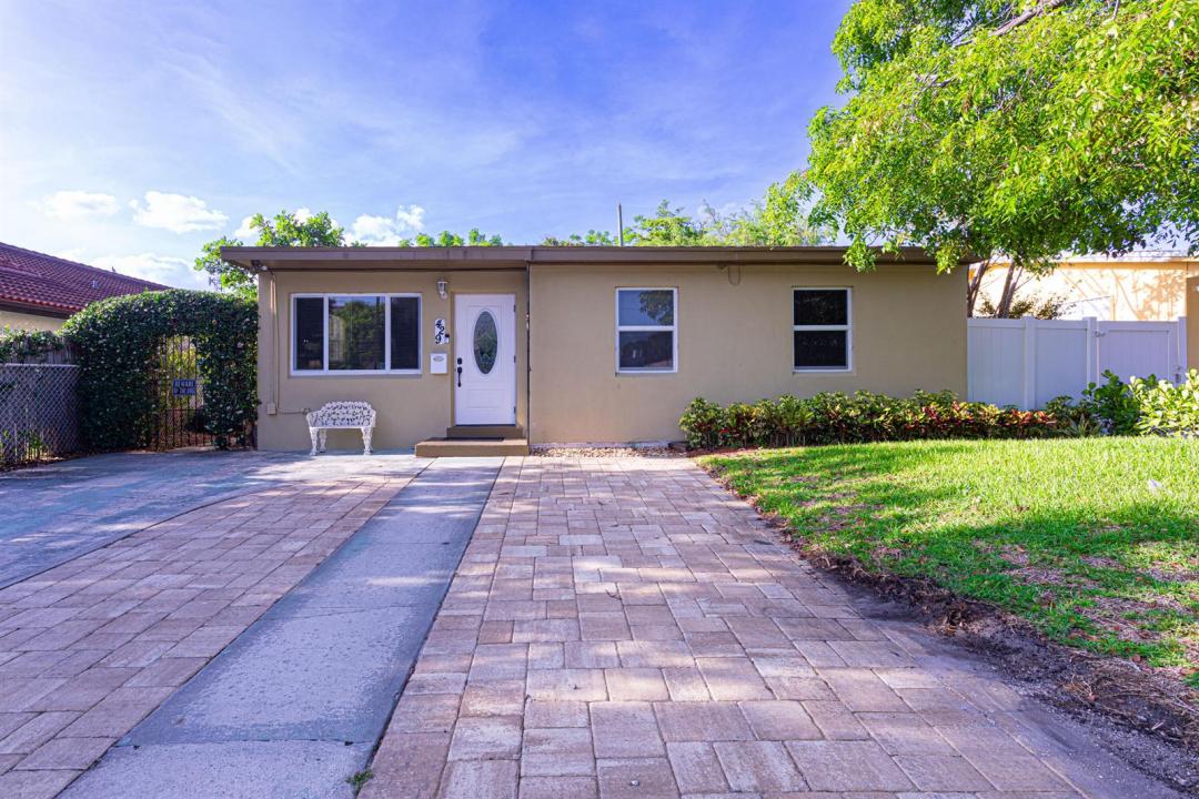 429 SUMMA Street, West Palm Beach, Florida 33405, USA