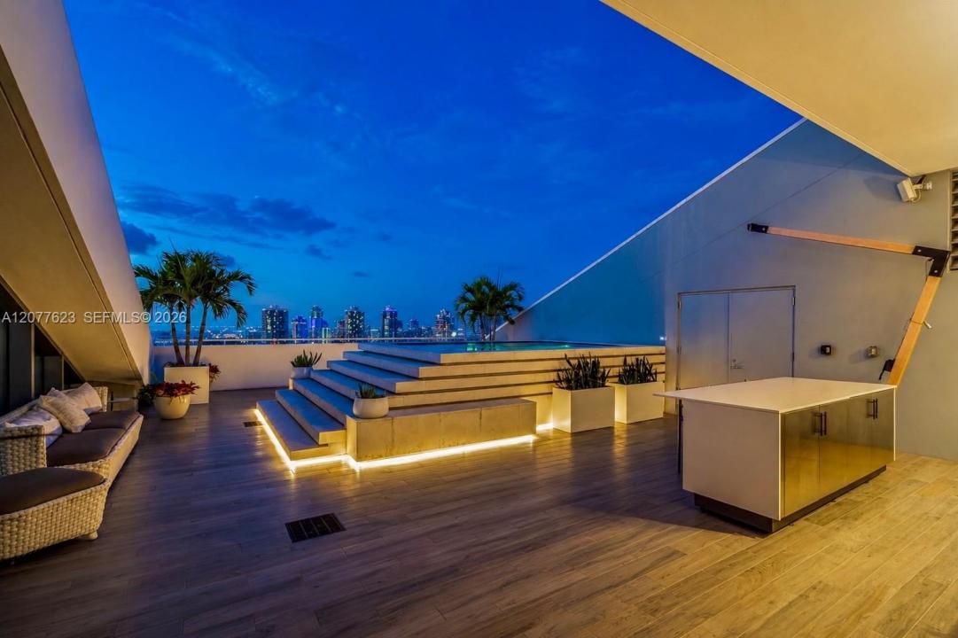 88 SW 7th St 4203, Miami, Florida 33130, USA