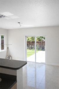 318 NE 166th St 318, Miami, Florida 33162, USA