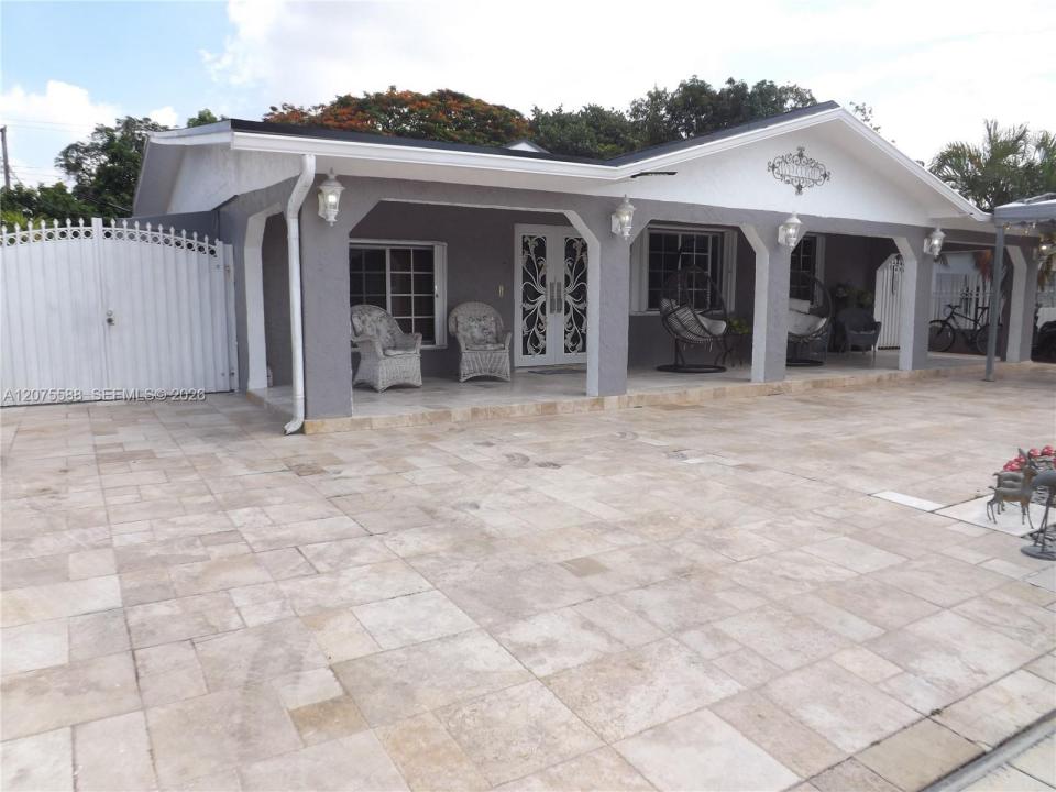 217 W 34th St, Hialeah, Floryda 33012, USA