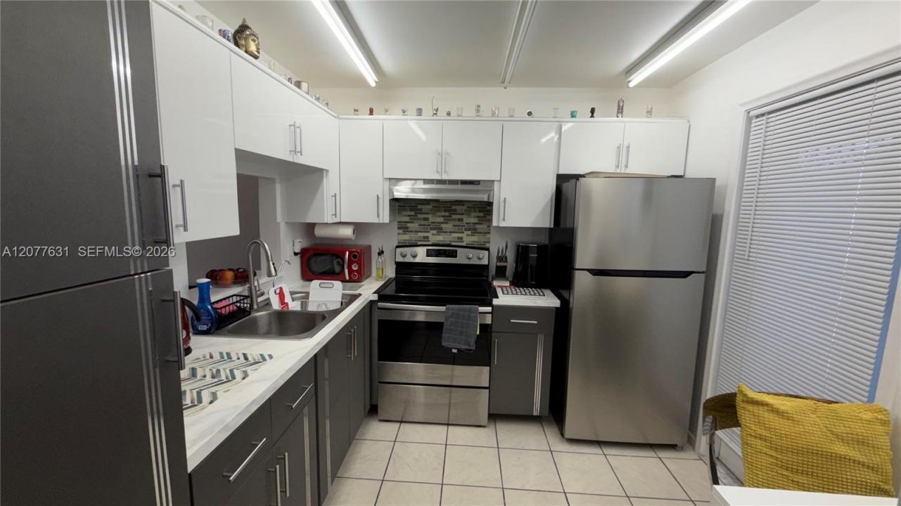 233 NE 14th Ave 205, Hallandale Beach, Florida 33009, Stati Uniti