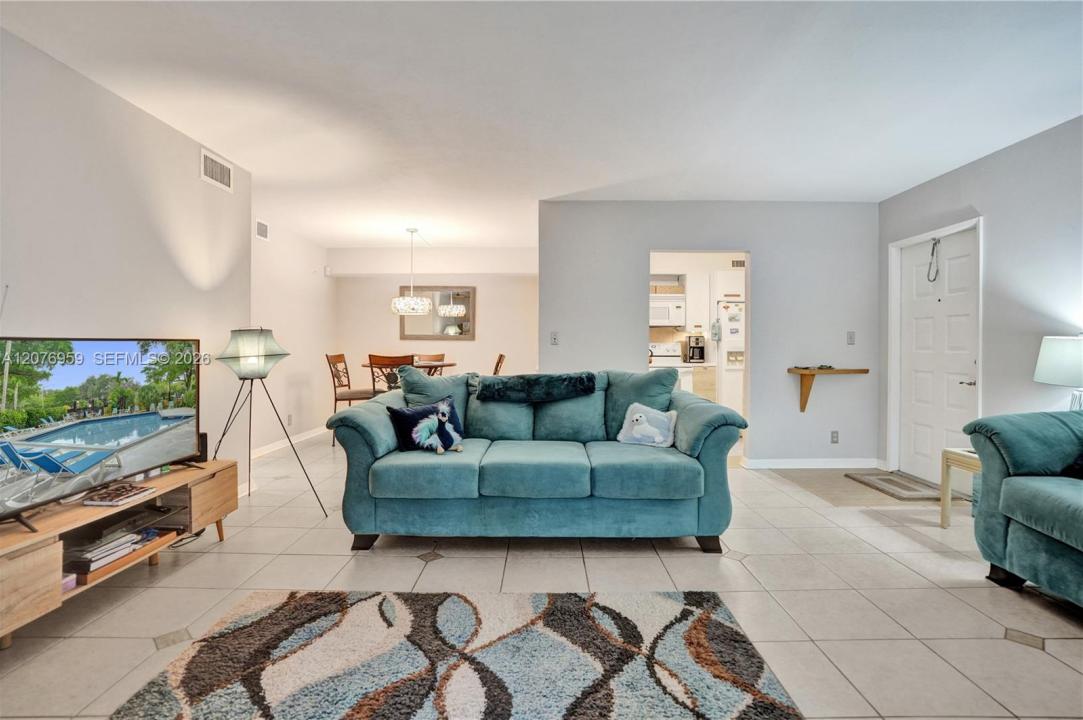 3017 N Oakland Forest Dr 208, Oakland Park, Florida 33309, Stati Uniti