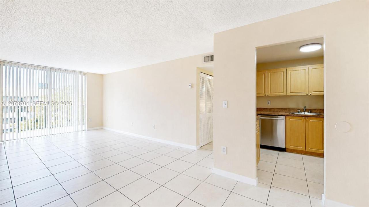 9360 Fontainebleau Blvd 510, Miami, Floride 33172, États-Unis
