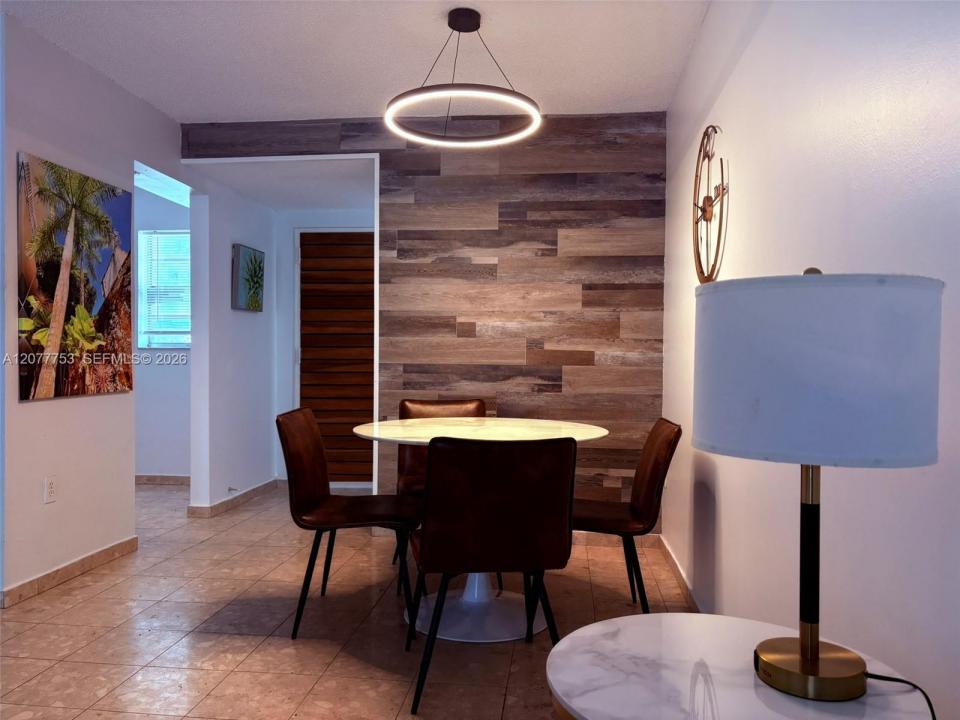 1605 Meridian Ave 202, Miami Beach, Floride 33139, États-Unis