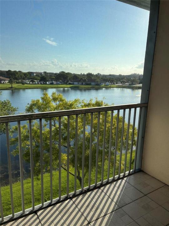 1251 SW 134th Way 405A, Pembroke Pines, Floride 33027, États-Unis