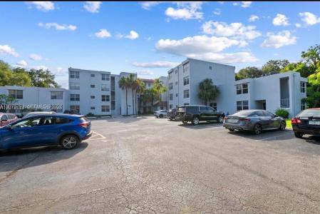 9400 Live Oak Pl 205, Davie, Florida 33324, USA