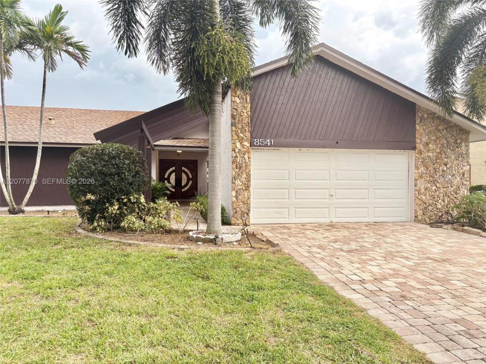 8541 NW 54th St, Lauderhill, Florida 33351, USA