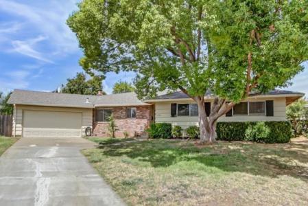 Doris Court, Carmichael, カリフォルニア 95608, アメリカ合衆国