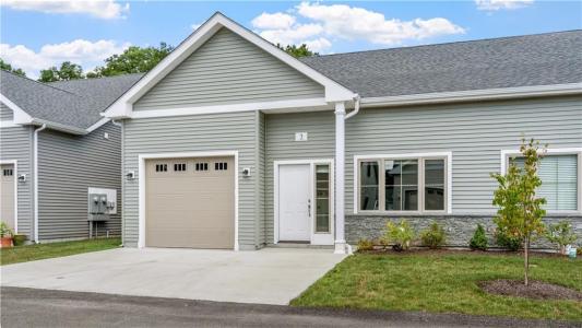 3 West Valley Circle, West Warwick, Rhode Island 02893, USA