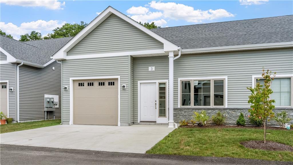 3 West Valley Circle, West Warwick, Rhode Island 02893, USA
