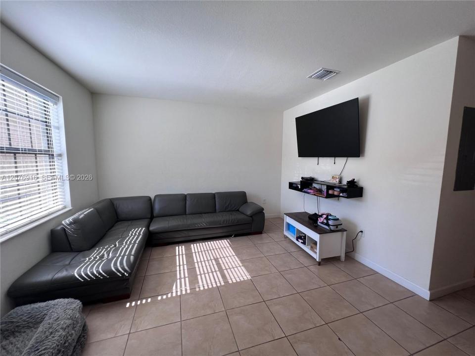 9335 W 33rd Ave, Hialeah, فلوريدا 33018, الولايات المتحدة