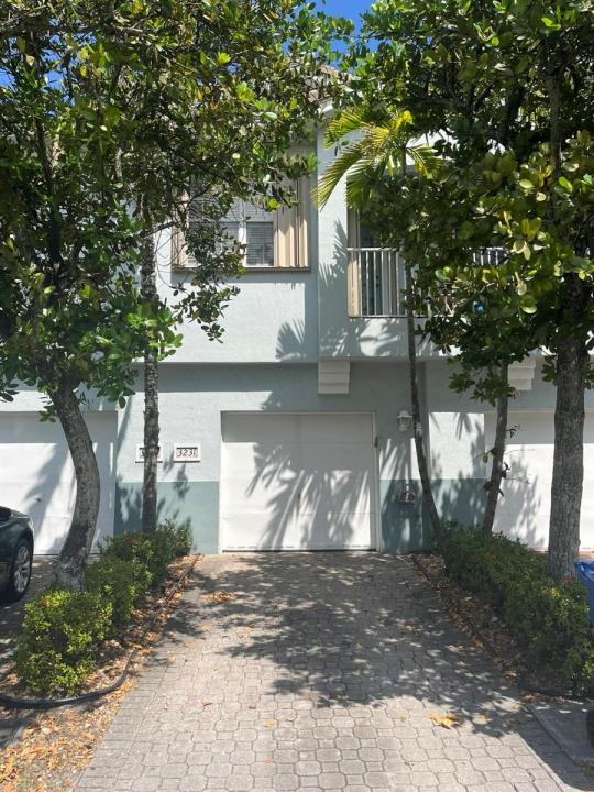 3231 LAUREL RIDGE Circle, Riviera Beach, Florida 33404, USA