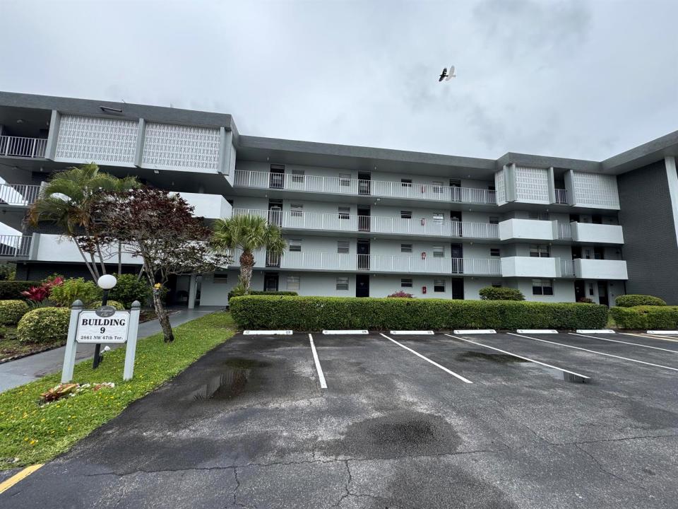 2861 NW 47TH Terrace 207B, Lauderdale Lakes, Floride 33313, États-Unis