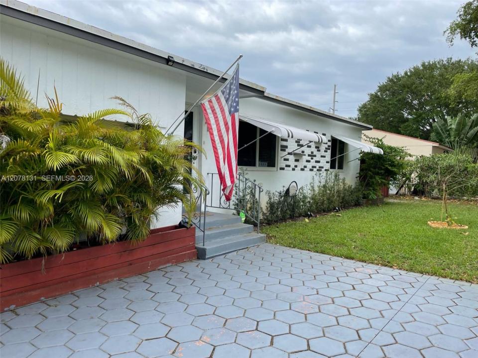 1545 NE 138th St, North Miami, Florida 33161, USA