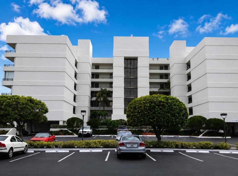 3555 S OCEAN Boulevard 411, South Palm Beach, Florida 33480, USA