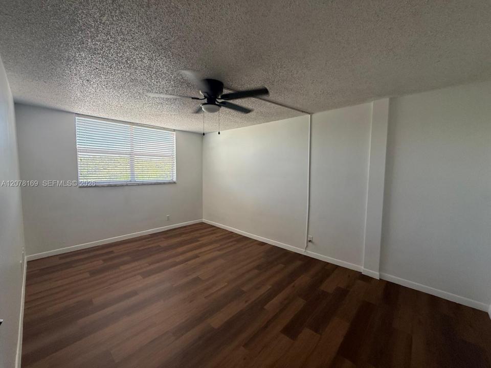 500 Executive Center Dr 4J, West Palm Beach, Florida 33401, USA