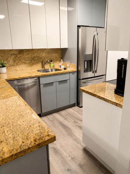 890 SW 129th Pl 210, Miami, Florida 33184, USA