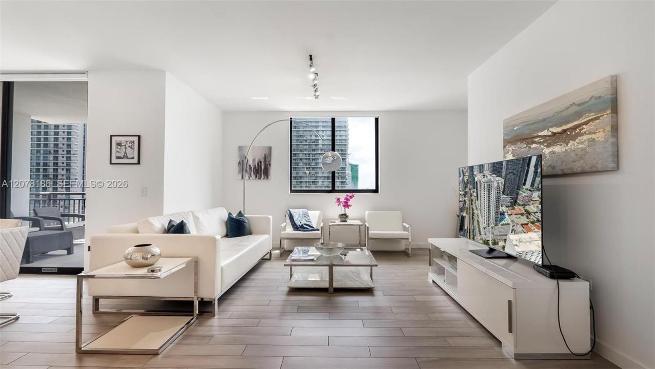 999 SW 1st Ave 2004, Miami, Florida 33130, Stati Uniti