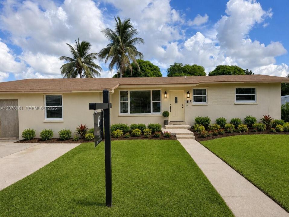 1115 W 51st Pl, Hialeah, Floride 33012, États-Unis