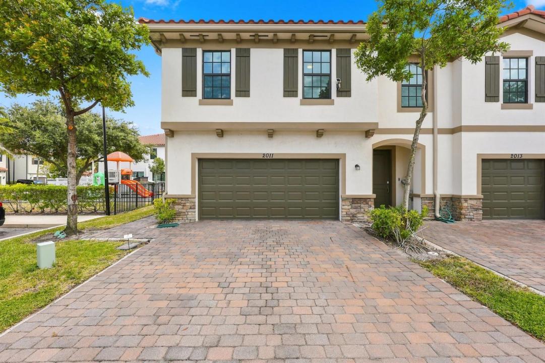 2011 Tamarind Drive, Riviera Beach, Floride 33410, États-Unis