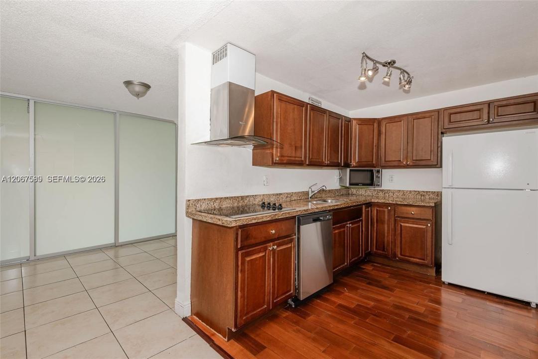 1805 Sans Souci Blvd 532, North Miami, Floride 33181, États-Unis